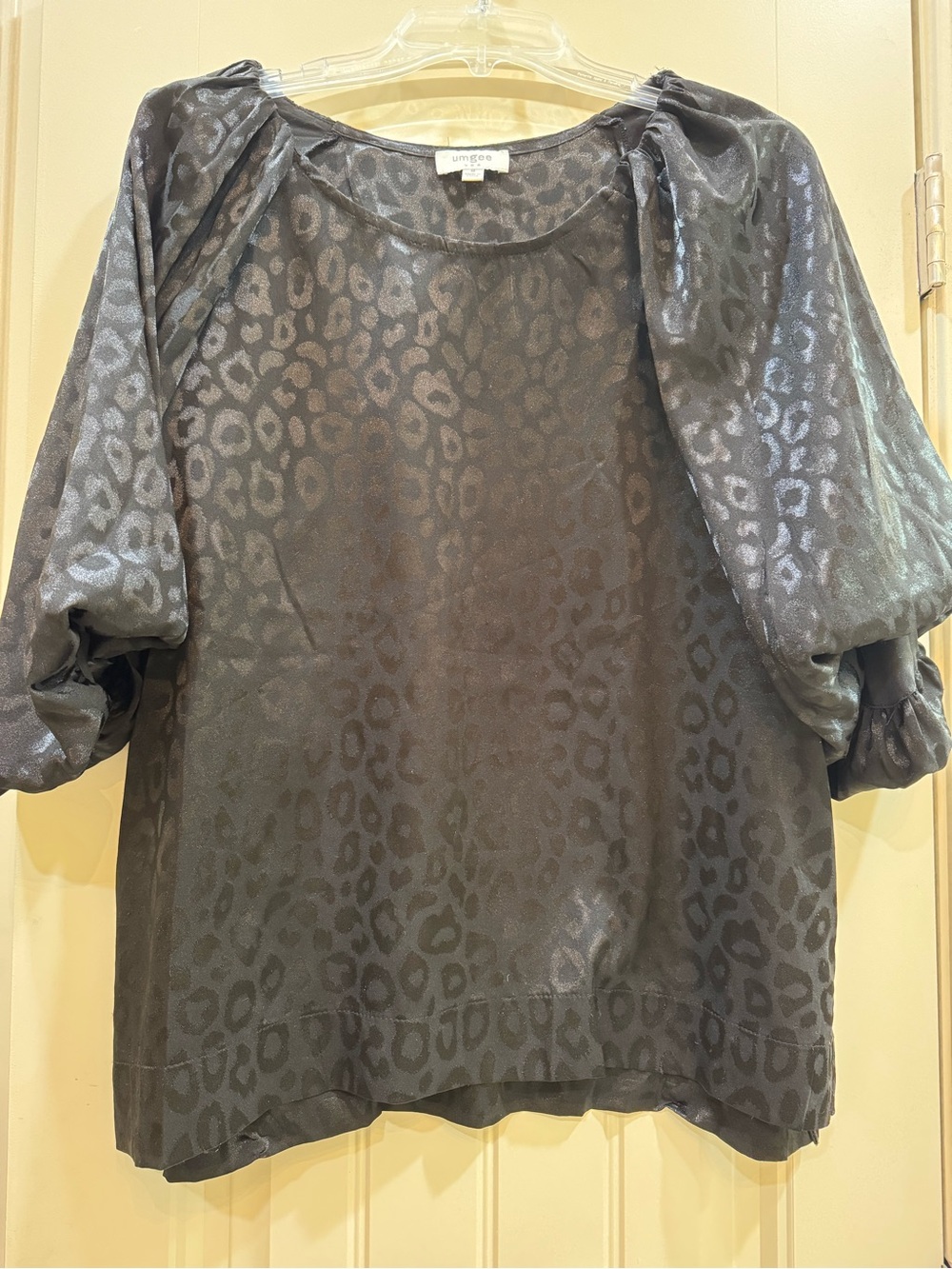 Umgee Shimmery Black Leopard-Print Puff Sleeve Blouse